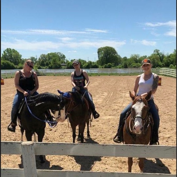 Meet your Posher, Wendy - Picture 3 of 3